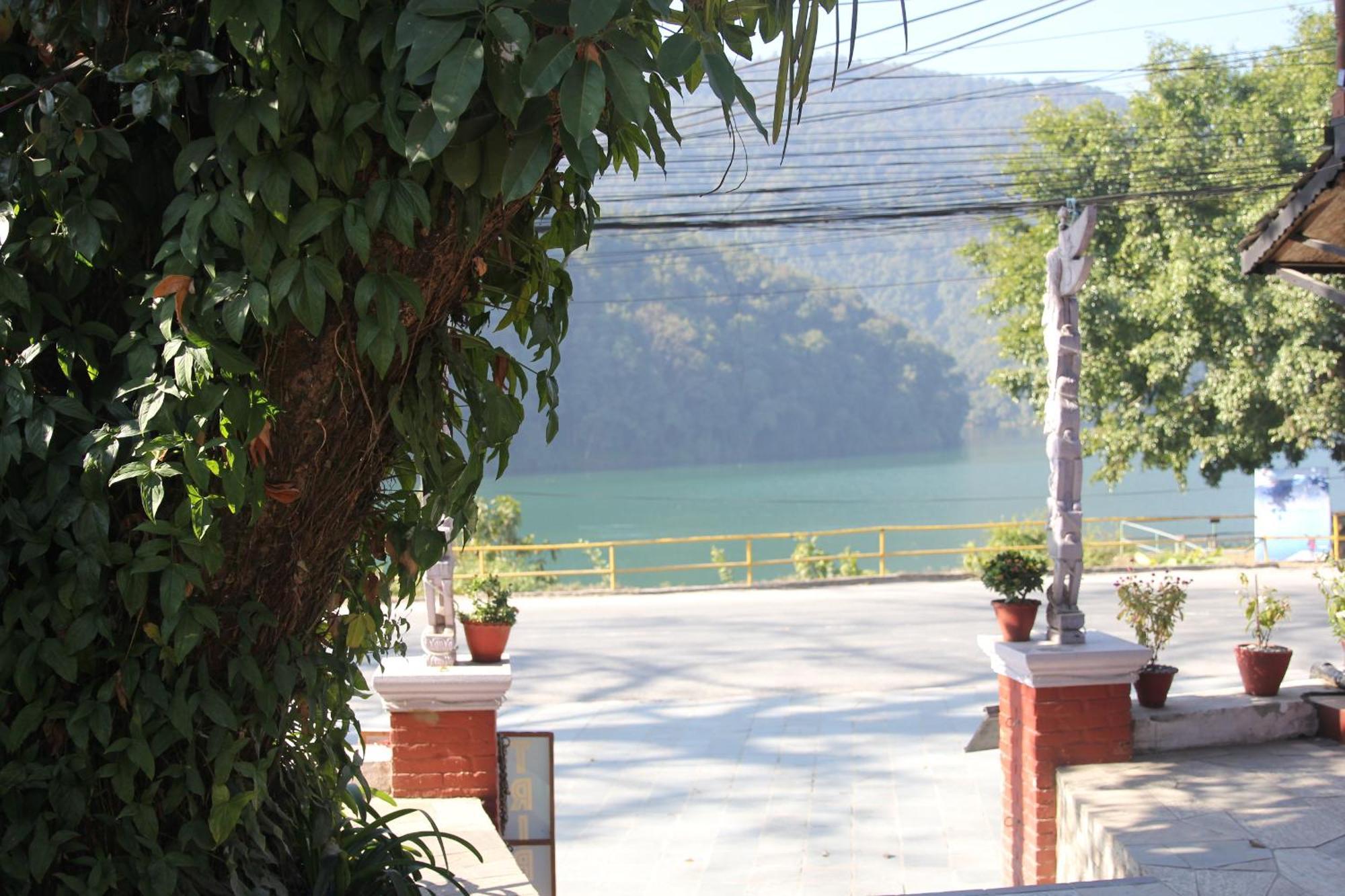 Lake View Resort Pokhara Exterior foto