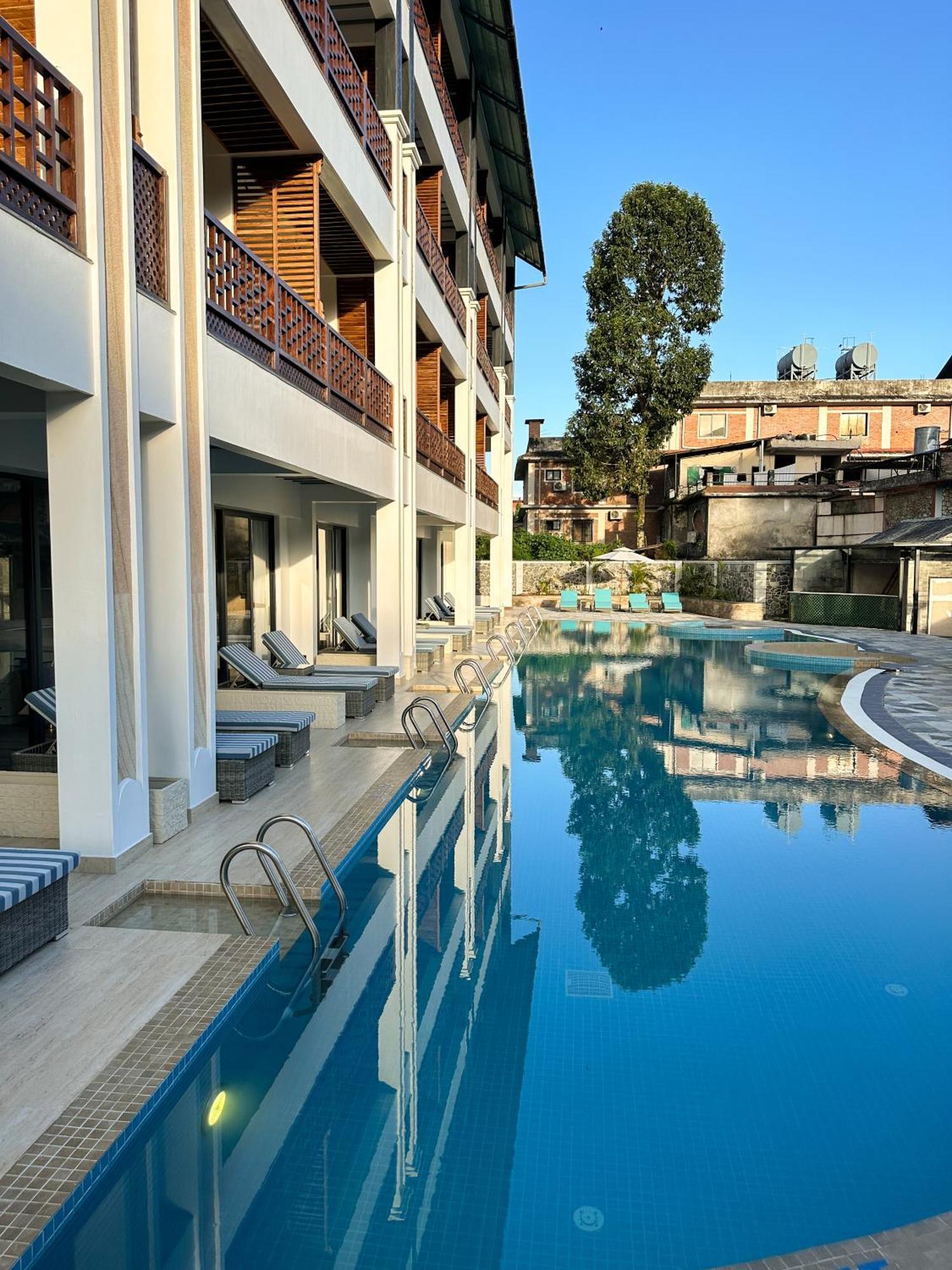 Lake View Resort Pokhara Exterior foto