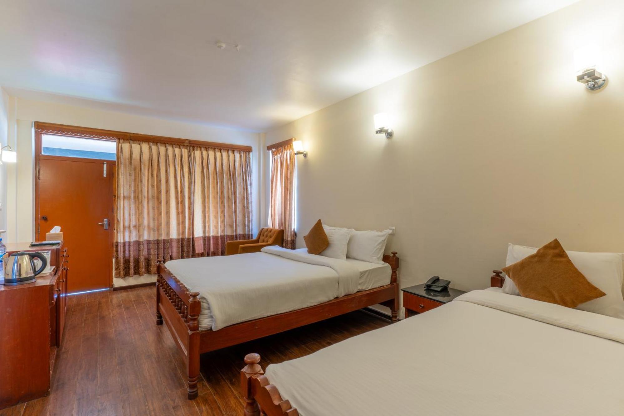 Lake View Resort Pokhara Exterior foto